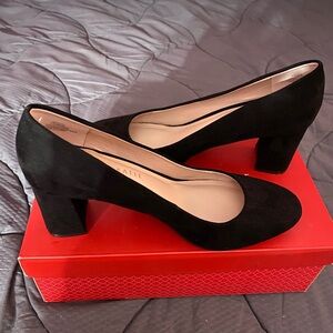 Kelly & Katie Black Heels Classic Elegance